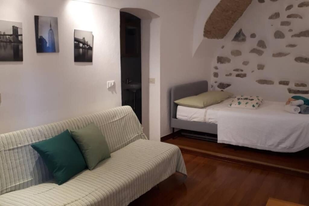 Апартаменты Casa Atena Centro Storico Санремо Экстерьер фото